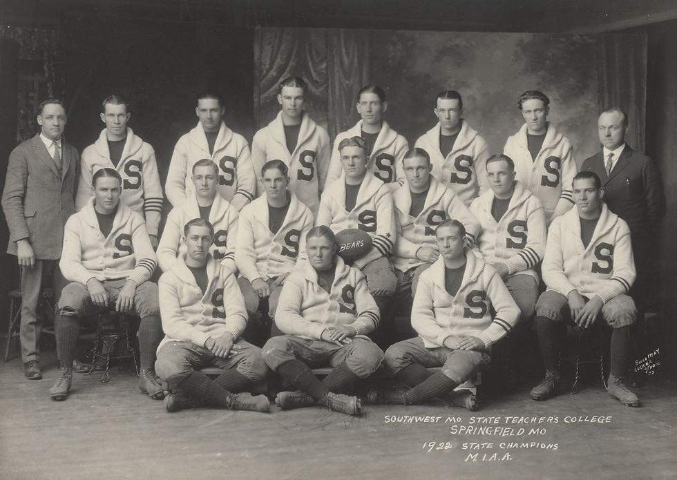 A group photo of the 1922 SMS football team.