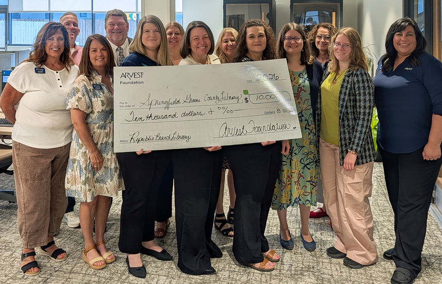  Arvest Bank and Library Employees display check